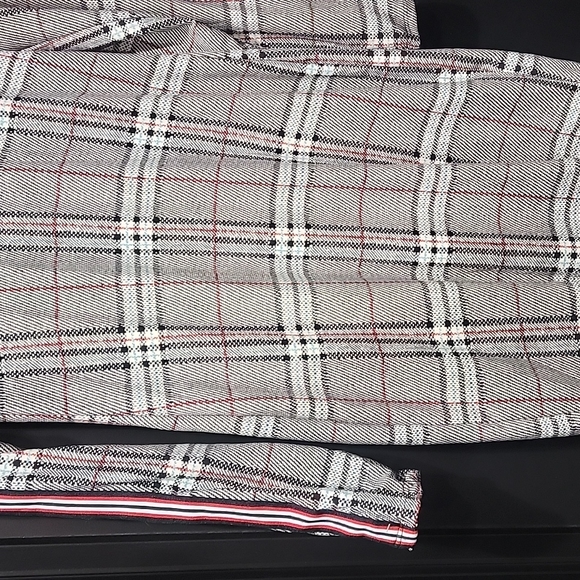 Dress used once - Picture 2 of 4